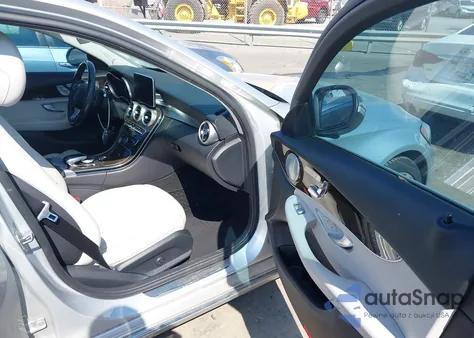 2016 Mercedes-Benz C 300 4Matic из США, поврежденный, VIN 55SWF4KB4GU167793